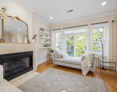 1951 W Melrose Street - Photo Thumbnail 4
