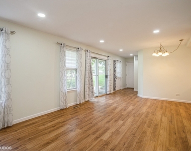 1051 Rockport Drive - Photo Thumbnail 2