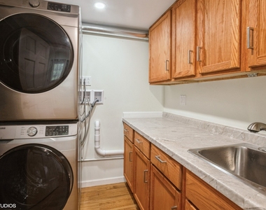 1051 Rockport Drive - Photo Thumbnail 10