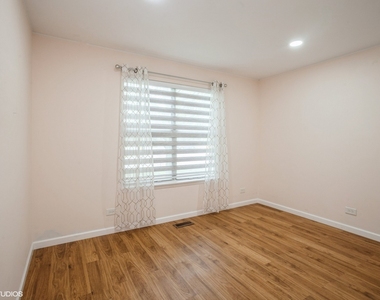 1051 Rockport Drive - Photo Thumbnail 8