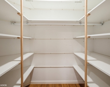 1051 Rockport Drive - Photo Thumbnail 7