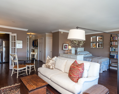1850 N Clark Street - Photo Thumbnail 8