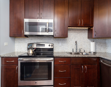 1850 N Clark Street - Photo Thumbnail 6