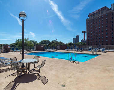 1850 N Clark Street - Photo Thumbnail 2