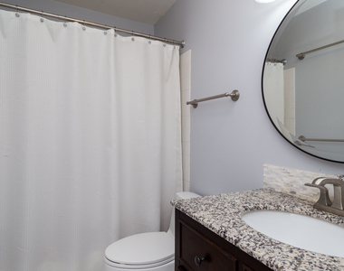 1850 N Clark Street - Photo Thumbnail 10