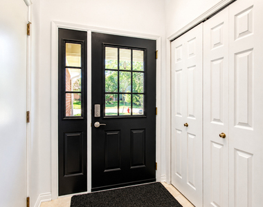 313 Sheffield Drive - Photo Thumbnail 2