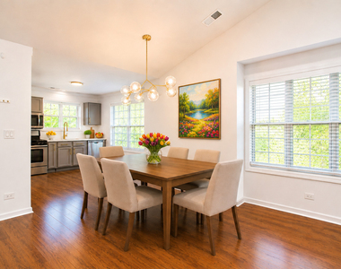 313 Sheffield Drive - Photo Thumbnail 6