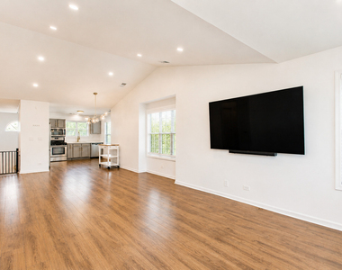 313 Sheffield Drive - Photo Thumbnail 17