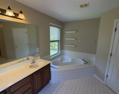 575 Capital Lane - Photo Thumbnail 17