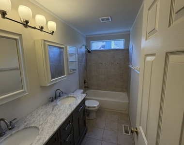 575 Capital Lane - Photo Thumbnail 21