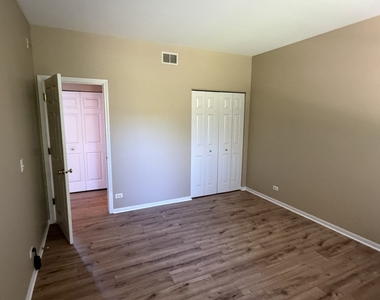 575 Capital Lane - Photo Thumbnail 14