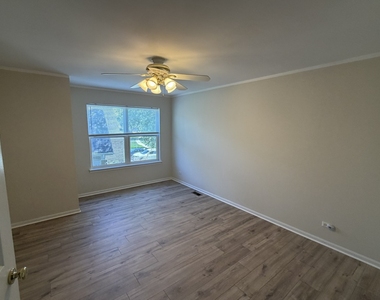 575 Capital Lane - Photo Thumbnail 22