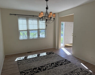 575 Capital Lane - Photo Thumbnail 7