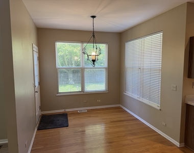 575 Capital Lane - Photo Thumbnail 11