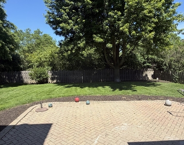 575 Capital Lane - Photo Thumbnail 30