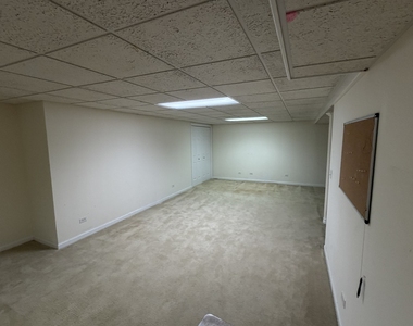 575 Capital Lane - Photo Thumbnail 25