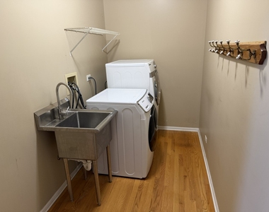 575 Capital Lane - Photo Thumbnail 12
