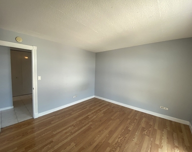 1043 S York Road - Photo Thumbnail 12