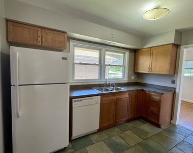 912 N Greenwood Avenue - Photo Thumbnail 6