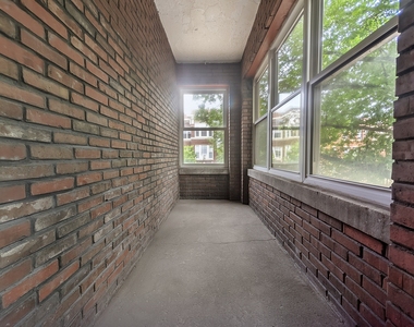 1302 W Rosemont Avenue - Photo Thumbnail 5
