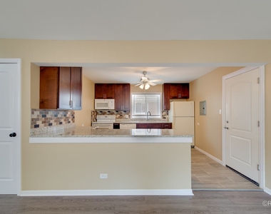 32 N Main Street - Photo Thumbnail 4