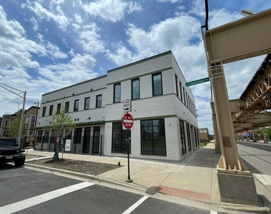 6302 S Champlain Avenue - Photo Thumbnail 3