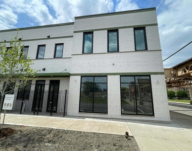 6302 S Champlain Avenue - Photo Thumbnail 1