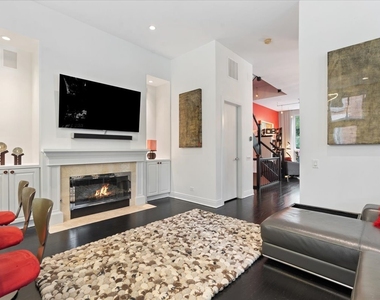 447 N Mcclurg Court - Photo Thumbnail 14