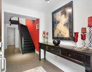 447 N Mcclurg Court - Photo Thumbnail 5