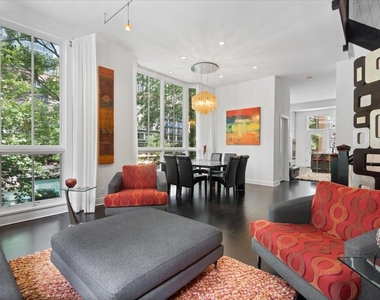 447 N Mcclurg Court - Photo Thumbnail 10