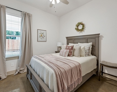 33455 Buckshot Lane - Photo Thumbnail 8