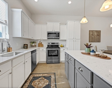 33455 Buckshot Lane - Photo Thumbnail 6