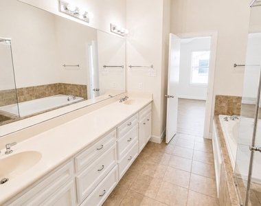 2710 Hullsmith Drive - Photo Thumbnail 13