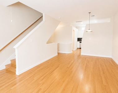 2710 Hullsmith Drive - Photo Thumbnail 6
