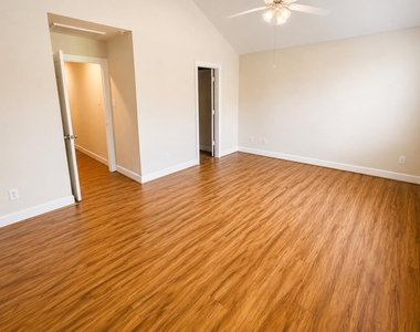 2710 Hullsmith Drive - Photo Thumbnail 12