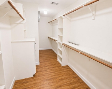 2710 Hullsmith Drive - Photo Thumbnail 18