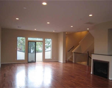 3717 Stanford Street - Photo Thumbnail 3