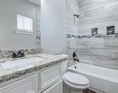 2402 Spence Street - Photo Thumbnail 10