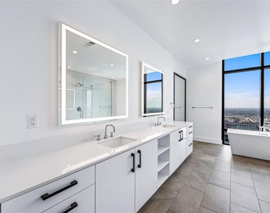 808 Crawford Street - Photo Thumbnail 11