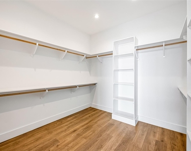 808 Crawford Street - Photo Thumbnail 9