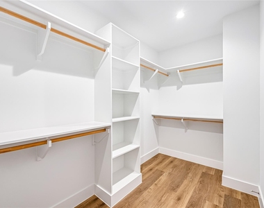 808 Crawford Street - Photo Thumbnail 13