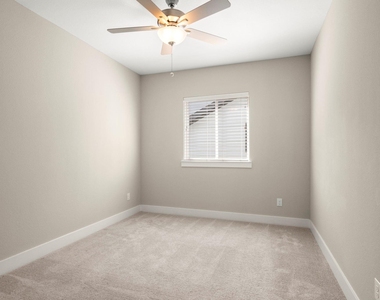 311 Pilazzo Street - Photo Thumbnail 24