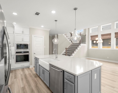 311 Pilazzo Street - Photo Thumbnail 7