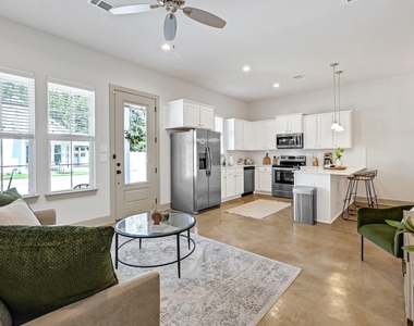 33455 Buckshot Lane - Photo Thumbnail 2