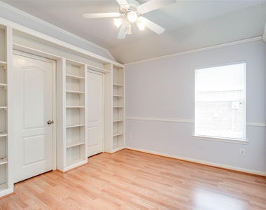 9323 Hillhaven Court - Photo Thumbnail 32