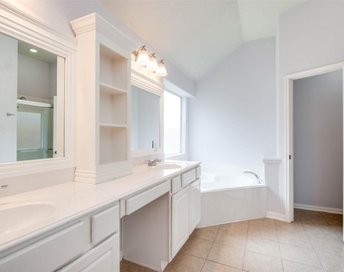 9323 Hillhaven Court - Photo Thumbnail 25