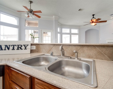 9323 Hillhaven Court - Photo Thumbnail 15