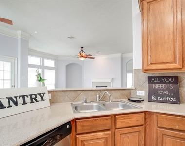 9323 Hillhaven Court - Photo Thumbnail 14