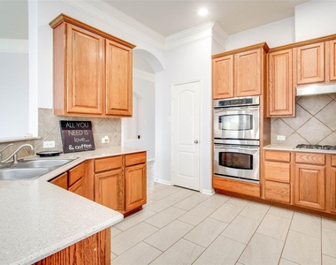 9323 Hillhaven Court - Photo Thumbnail 8