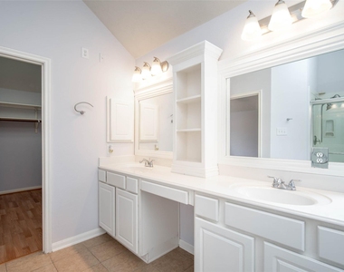 9323 Hillhaven Court - Photo Thumbnail 23